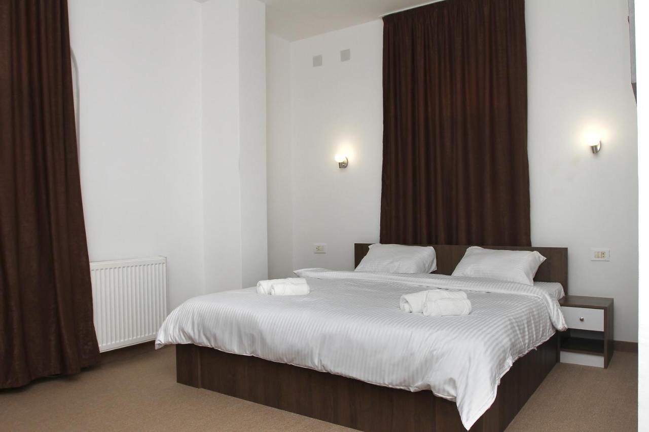 Hotel Andalus Skopje Eksteriør bilde
