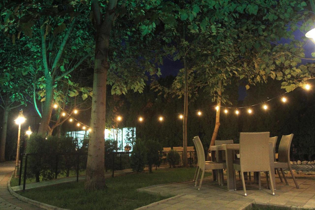 Hotel Andalus Skopje Eksteriør bilde