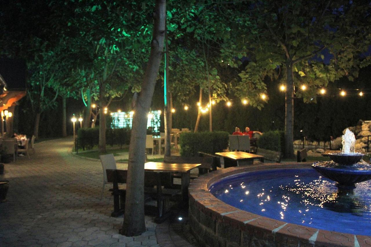 Hotel Andalus Skopje Eksteriør bilde